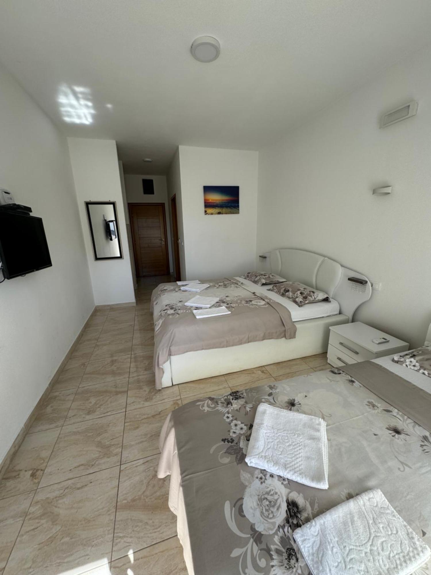 Harasta Lux Apartment Bar Exterior photo
